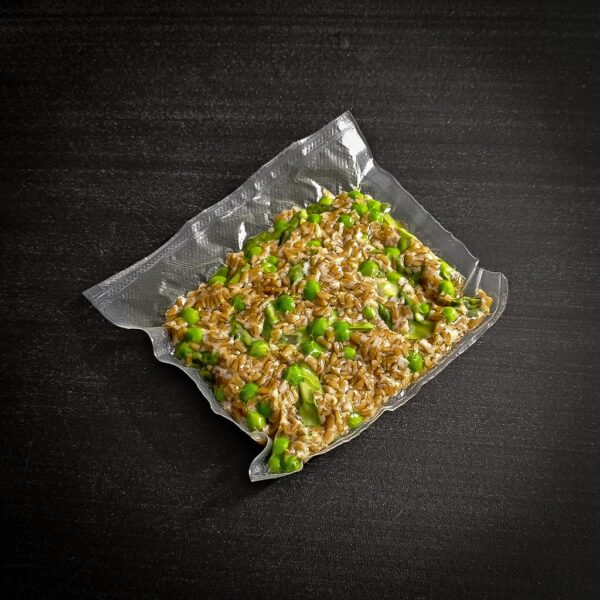 Farro con asparagi piselli e limone
