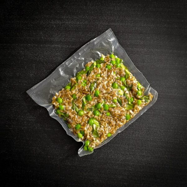 Farro con asparagi piselli e limone