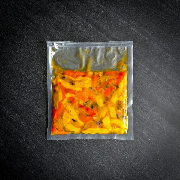 Peperoni arrostiti con cipolla e basilico